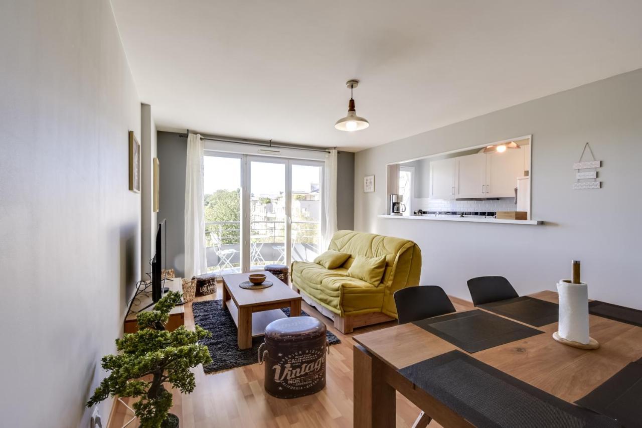 Chic Apart With Parking And Balcony Apartment Cergy Exterior photo