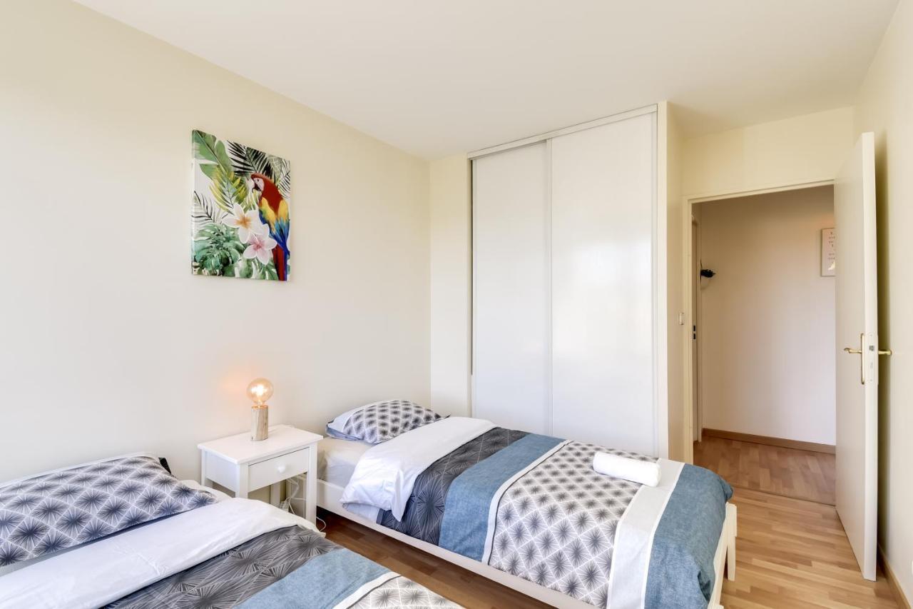 Chic Apart With Parking And Balcony Apartment Cergy Exterior photo
